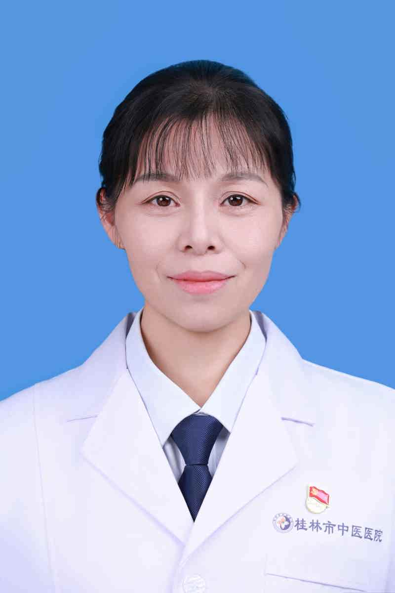 秦爱华 