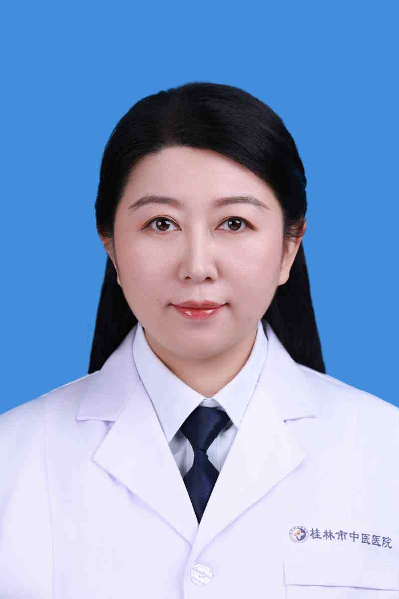 李晶