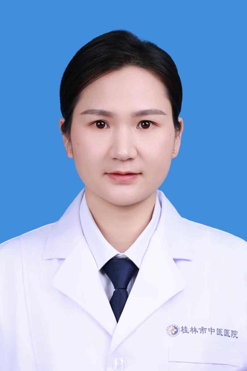 黄秋琴 