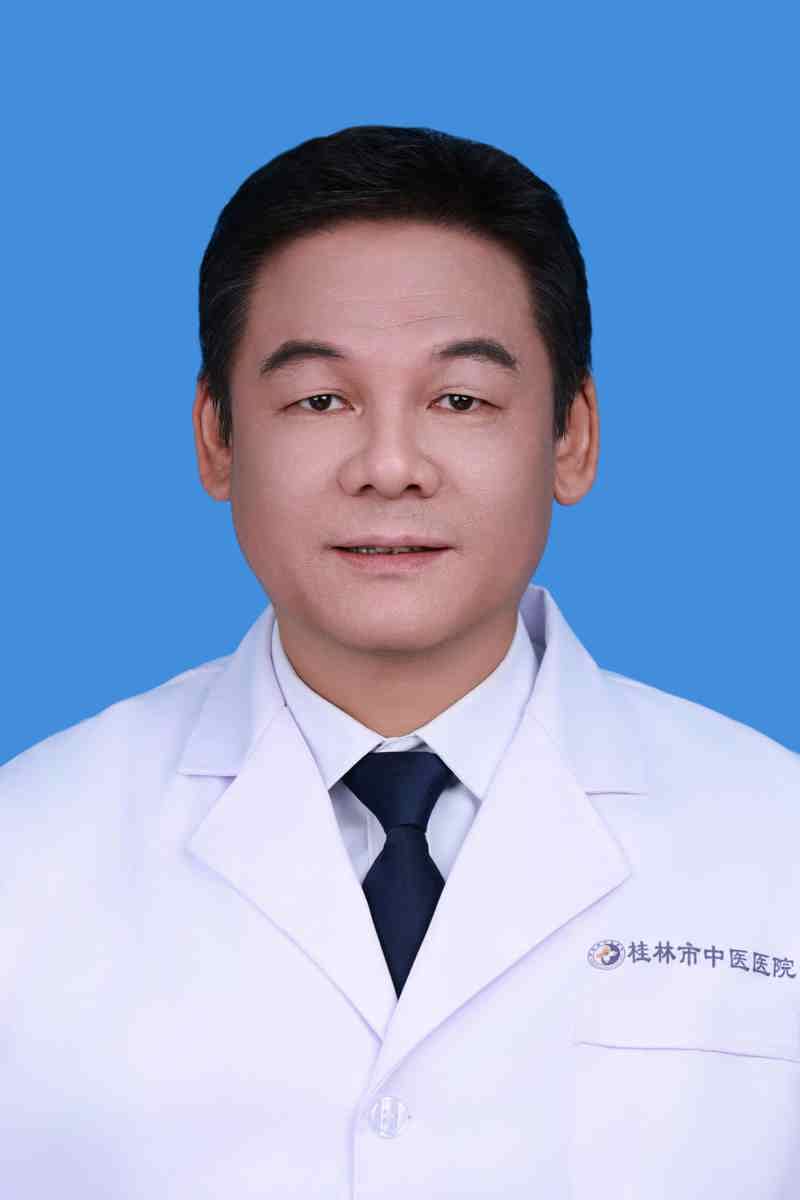 鲁明 