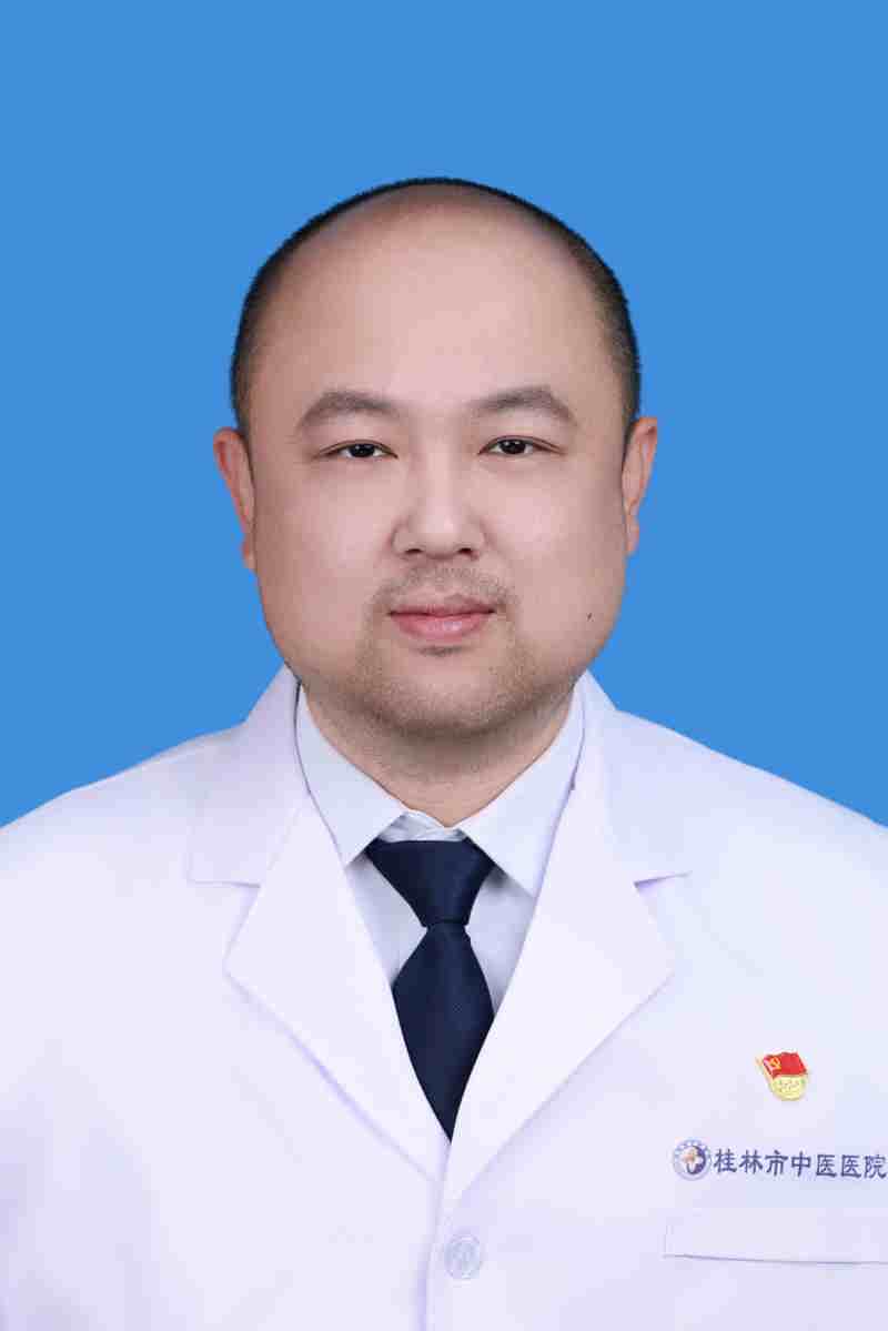 周万伟