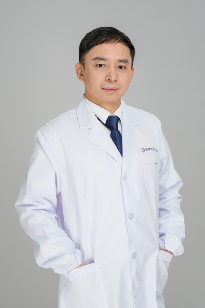 名医推荐|妇科副主任尹茳平：妇科肿瘤“克星”，深耕微创技术呵护女性健康